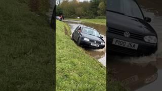 Guess that’s one way to do it but it works ‍️ #flood #entertainment #rufford #ruffordford