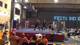 Giovani kickboxer della pugilistica Biella Boxe a Biella il 18 maggio 2013