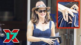 Jennifer Garner Steps Out Flashing A Stunning Ring From John Miller... Is She Engaged?