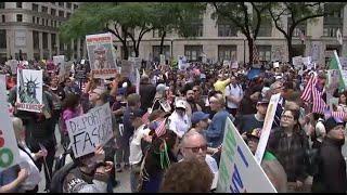 LIVE | Thousands gather for 'No Kings Day' protest in Chicago