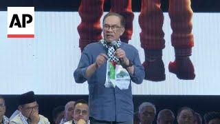 Malaysian PM Anwar Ibrahim addresses pro-Palestinian rally