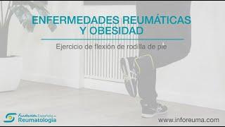 Ejercicio de flexión de rodilla de pie