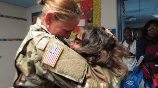 Soldier Mom Makes Surprise Visit to Daughter's School - 1009317