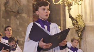 "O Holy Night"  Christmas carol, Noël anglais - St. Andrew's Cathedral Choir & boy soloists + lyrics