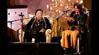 [AI Podcast] Joni Mitchell Says ‘F–k Donald Trump’ During All-Star Jam at Hollywood Bowl: The 7 B...