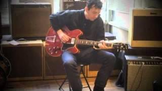 Eric Daw Demos a 1965 Gibson ES-335 at Emerald City Guitars