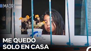 La Niña Vive Sola En Una Casa Grande - Madre