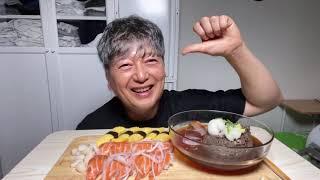 범쓰 할아버지  연어초밥 , 계란초밥  냉모밀  먹방!!! ASMR Grandfather Sushi MukBang Eatingshow