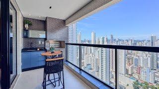 Esse apartamento em Balneário Camboriú é pra quem gosta de celebrar a vida. Prédio novo com lazer.