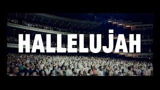 2500 Montréalers sing L. Cohen’s “Hallelujah” in perfect harmony at Place Des Arts