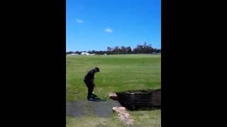 How to fluff a golf chip in a couple of seconds