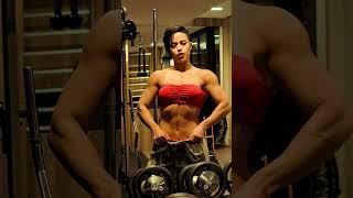 BIG BACK GIRL #fitness #shorts