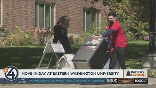 Student move-in to campus at Eastern Washington University