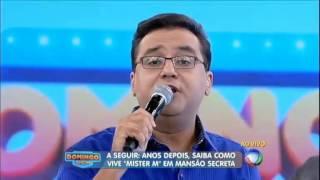 Mister M abre a mansão secreta onde vive e tira a máscara para o Domingo Show