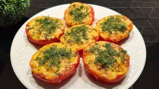 Tomatoes are so delicious, just delicious! Great snack in 5 minutes!