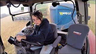 John Deere C670i Hillmaster Harvesting Barley