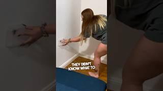 These girls failed at catching a spider 