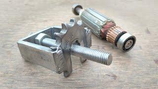 SUPER GENIUS WELDING SKILLS making a bearing removal tool using used gears!!