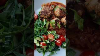 Meatballs and salad - Healthy dinner #healthy #dinner #dinnerideas #meatballs #meat