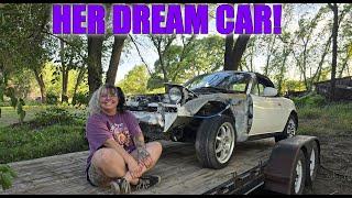 Building My Girlfriend's Dream Car! - Barn Find 1991 Mazda Miata!