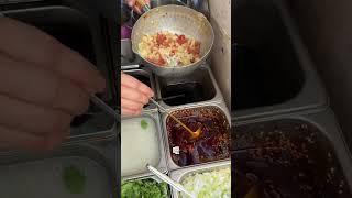 土豆泥拌饭 9元一碗，谁能拒绝一碗黏黏糊糊的土豆泥拌饭，香惨了‼️  #街边小吃 #街头美食 #路边摊 #chinastreetfood #streetfood #chinafood #shorts