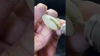 How to engrave a jade pendant