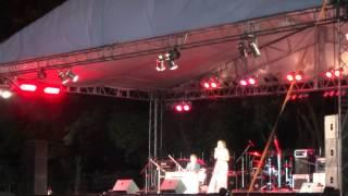 Sathida Prompiriya singing เพลงคนดีไม่มีวันตาย