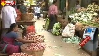 Currency Ban Effect On Kaleswara rao market || Vijayawada