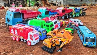 Brem brem  Tayo long tronton truck, transports excavators, bulldozers, fire trucks