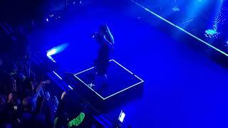 Billie Eilish - When I was older [LIVE] LONDON