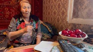 доходит МАМОЧКА уже до холодильника, оценила черешню и ЗАСКУЧАЛА о ДАЧЕ