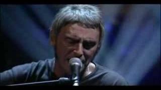 Paul Weller - That's Entertainment (Feat Noel Gallagher)