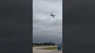 Un avión de Flybondi realizó una maniobra especial de escape cuando estaba a punto de aterrizar