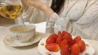 vlog | Pickled Radishes, Grilled King Tiger Shrimp w/Butter, Spaghetti aglio e olio, and More!