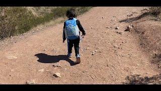 Toddler Hiking up Camelback Mountain Phoenix,Arizona #Echocanyon #Mostdangerousclimb