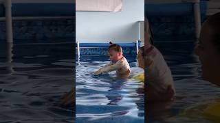 My toddler learns to swim!! Week 2!!