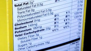 Hy-Vee dietitian shares how to properly read food labels