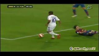 Robinho dribbling Messi and Zambrotta