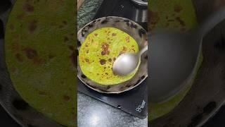 Palak paratha | healthy and tasty breakfast recipes #palakparatharecipe #shorts @FoodiesMuskan