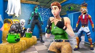 Hiding as HALLOWEEN Decorations in Fortnite Battle Royale