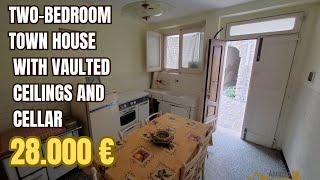 Two-bedroom town house with vaulted ceilings and cellar. Palmoli