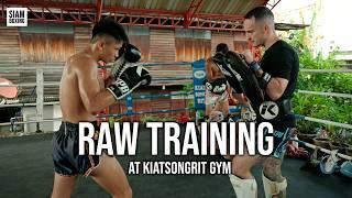 Raw Muay Thai training at Kiatsongrit Gym - Bangkok