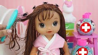 BABY ALIVE PEGOU PIOLHO MINHA BONECA LAVANDO O CABELO COM SHAMPOO ESPECIAL