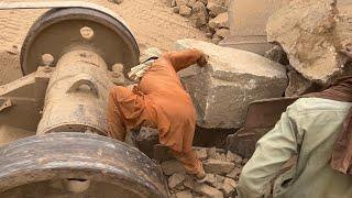 "Who Wins? 4 Operators Battle a Giant Rock Crusher – Insane Show!"