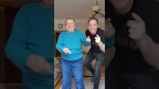 Aytunç Bentürk Annesi ile Laxed siren beat challenge