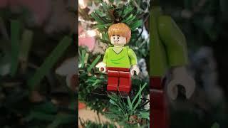 Shaggy Minifigur in den Tannen #kbszimmer #funny #shorts #minifigures #scoobydoo #block