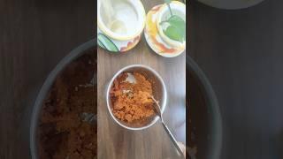 Red chutney making for vada pav stuffing | bondhi karam | Indian street style #vadapav #bondhikaram