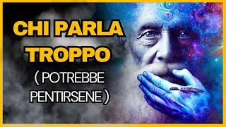 SAGGEZZA NEL SILENZIO: 5 SEGRETI CHE LE PERSONE INTELLIGENTI TENGONO STRETTI AL CUORE