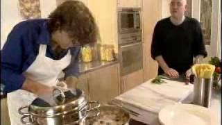 Spaghetti vongole - Pasta Recipes - UKTV Food