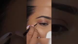 Create Winged Eyeliner in 10 seconds 